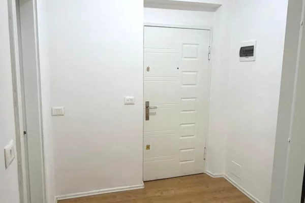 🏢 Apartament 1+1 me Qira per Zyra te Kafe Flora ✨