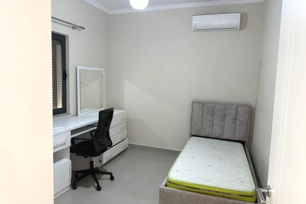 Shtepi me qera Shtepi Private ne Tirane, 2+1, Mobilimi E mobiluar, Pagesa 800  Euro.