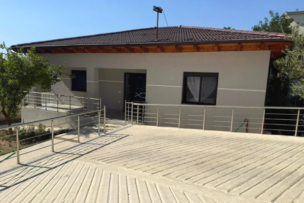 Shtepi me qera Shtepi Private ne Tirane, 2+1, Mobilimi E mobiluar, Pagesa 800  Euro.