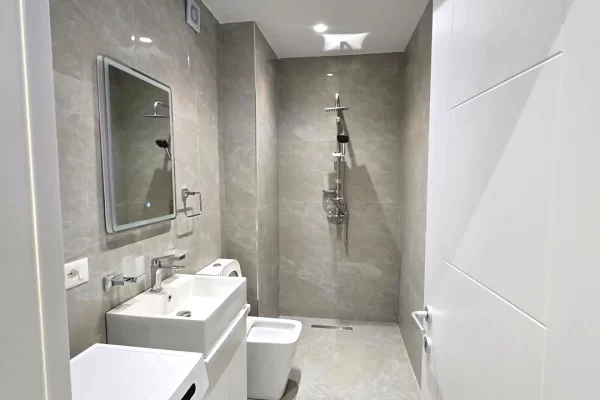 Shtepi ne shitje Apartament ne Tirane, 1+1, Mobilimi E mobiluar, Pagesa 189,000  Euro.