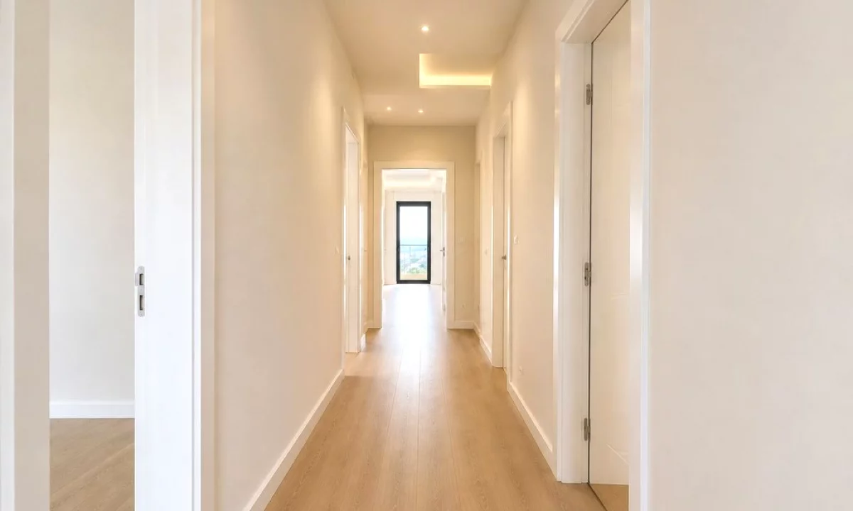 Shtepi ne shitje Apartament ne Tirane, 2+1, Mobilimi Bosh, pa mobiluar, Pagesa 189,000  Euro.