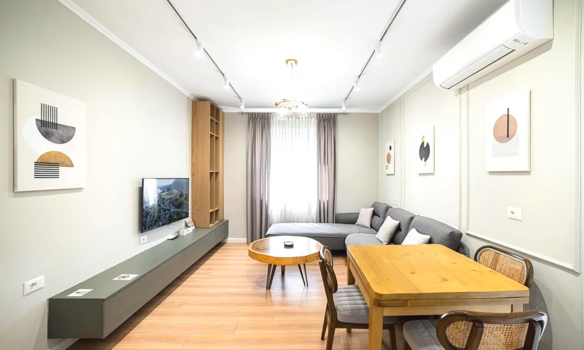 Shtepi ne shitje Apartament ne Tirane, 2+1, Mobilimi E mobiluar, Pagesa 220,000  Euro.