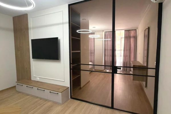 Appartamento in affitto a Tirana 1+1, Arredato