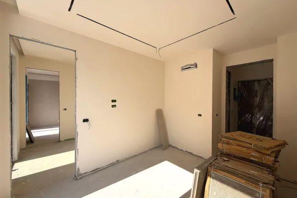 Shtepi ne shitje Apartament ne Tirane, 1+1, Mobilimi Bosh, pa mobiluar, Pagesa 240,000  Euro.