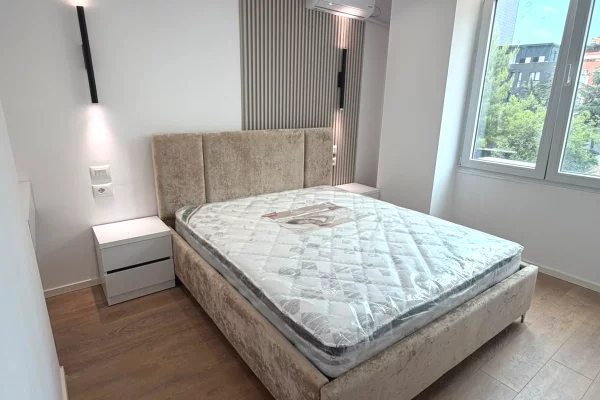 Shtepi me qera Apartament ne Tirane, 1+1, Mobilimi E mobiluar, Pagesa 700  Euro.