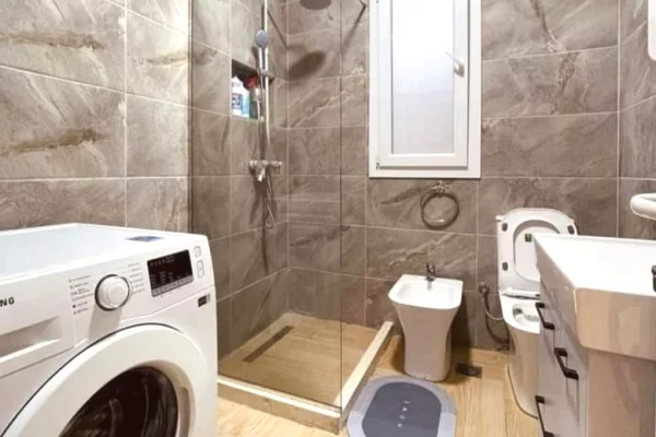 Shtepi me qera Apartament ne Tirane, 2+1, Mobilimi E mobiluar, Pagesa 780  Euro.
