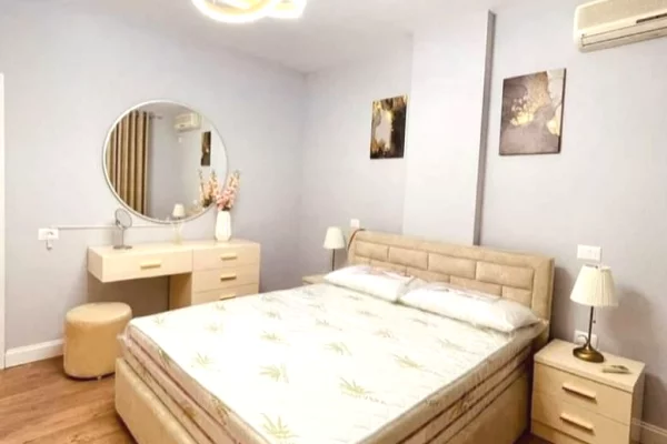 Shtepi me qera Apartament ne Tirane, 2+1, Mobilimi E mobiluar, Pagesa 780  Euro.