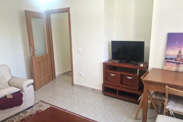 Shtepi me qera Apartament ne Tirane, 1+1, Mobilimi E mobiluar, Pagesa 500  Euro.