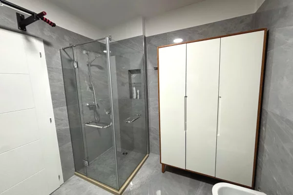 Shtepi me qera Apartament ne Tirane, 2+1, Mobilimi E mobiluar, Pagesa 1,000  Euro.