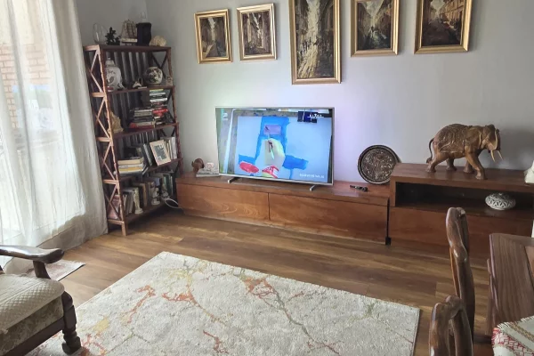 Shtepi me qera Apartament ne Tirane, 2+1, Mobilimi E mobiluar, Pagesa 1,000  Euro.