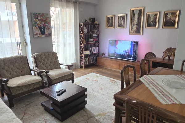 Shtepi me qera Apartament ne Tirane, 2+1, Mobilimi E mobiluar, Pagesa 1,000  Euro.