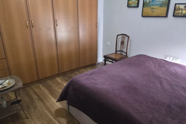 Shtepi me qera Apartament ne Tirane, 2+1, Mobilimi E mobiluar, Pagesa 1,000  Euro.