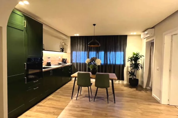 Shtepi me qera Apartament ne Tirane, 2+1, Mobilimi E mobiluar, Pagesa 1,000  Euro.