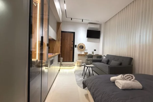GARSONIERE PREMIUM TEK OPTIKA ROMA (PAZARI I RI)