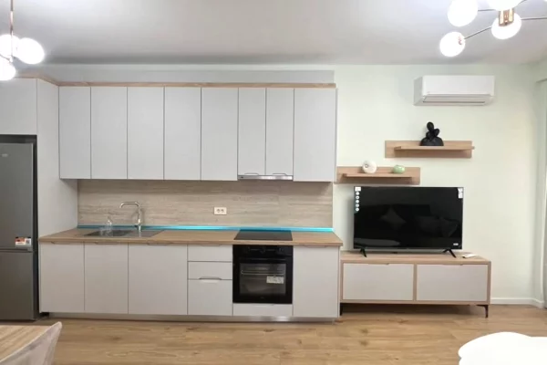 Shtepi ne shitje Apartament ne Tirane, 2+1, Mobilimi E mobiluar, Pagesa 272,000  Euro.