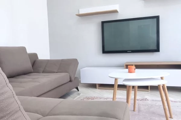 Jepet me qera apartament 2+1+2 tualete ne rrugen "Jordan Misja"