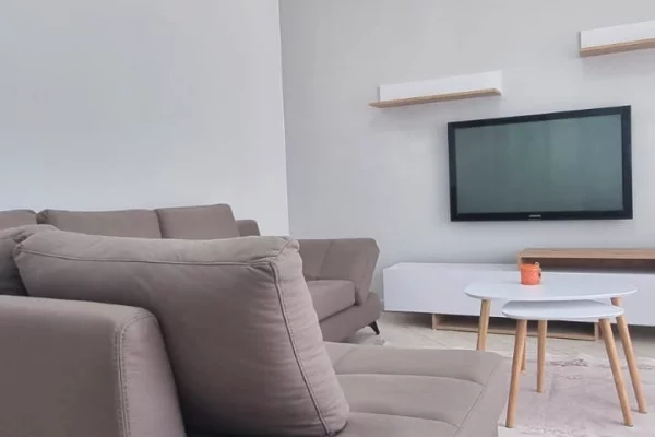 Shtepi me qera Apartament ne Tirane, 2+1, Mobilimi E mobiluar, Pagesa 60,000  Leke.