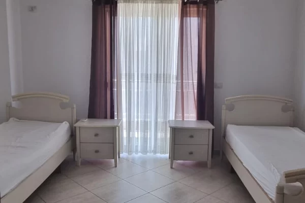 Shtepi me qera Apartament ne Tirane, 2+1, Mobilimi E mobiluar, Pagesa 60,000  Leke.