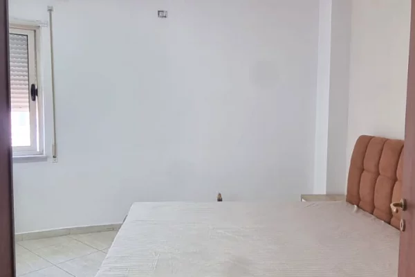 Shtepi me qera Apartament ne Tirane, 2+1, Mobilimi E mobiluar, Pagesa 60,000  Leke.