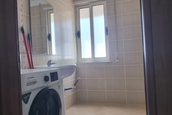 Shtepi me qera Apartament ne Tirane, 2+1, Mobilimi E mobiluar, Pagesa 60,000  Leke.