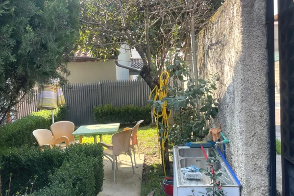 Shtepi ne shitje Shtepi Private ne Tirane, 2+1, Mobilimi E mobiluar, Pagesa 280,000  Euro.