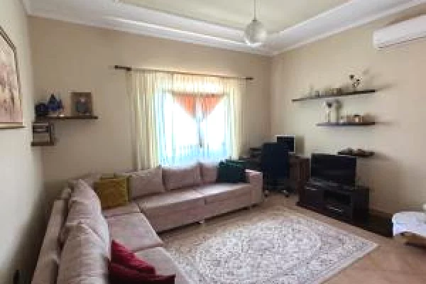Shtepi ne shitje Shtepi Private ne Tirane, 2+1, Mobilimi E mobiluar, Pagesa 280,000  Euro.