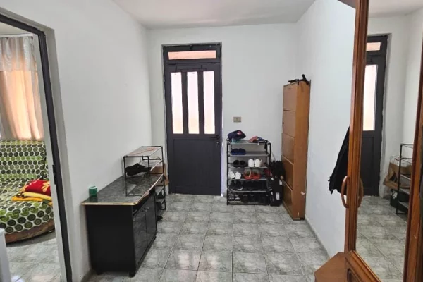Shtepi me qera Apartament ne Tirane, 1+1, Mobilimi E mobiluar, Pagesa 40,000  Leke.
