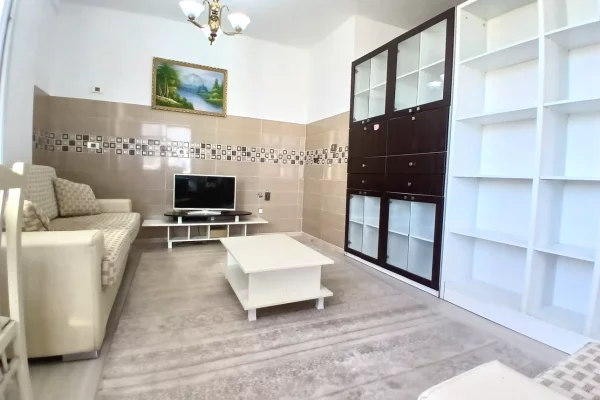 Shtepi me qera Apartament ne Tirane, 1+1, Mobilimi E mobiluar, Pagesa 45,000  Leke.