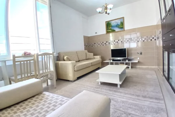 Shtepi me qera 1+1 ne Tirane - 45,000 Leke