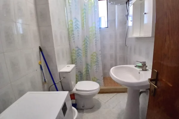 Shtepi me qera Apartament ne Tirane, 1+1, Mobilimi E mobiluar, Pagesa 45,000  Leke.