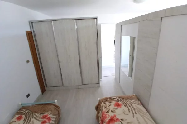 Shtepi me qera Apartament ne Tirane, 1+1, Mobilimi E mobiluar, Pagesa 45,000  Leke.