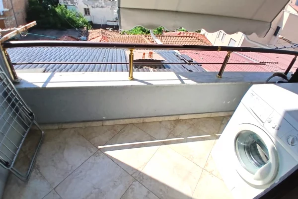 Shtepi me qera Apartament ne Tirane, Garsoniere, Mobilimi E mobiluar, Pagesa 50,000  Leke.