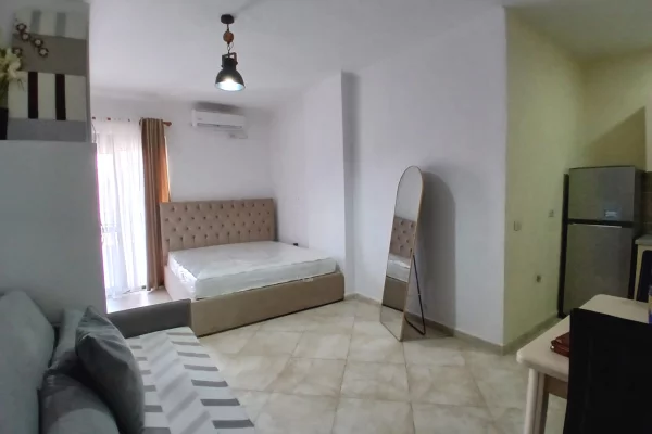 Shtepi me qera Apartament ne Tirane, Garsoniere, Mobilimi E mobiluar, Pagesa 50,000  Leke.