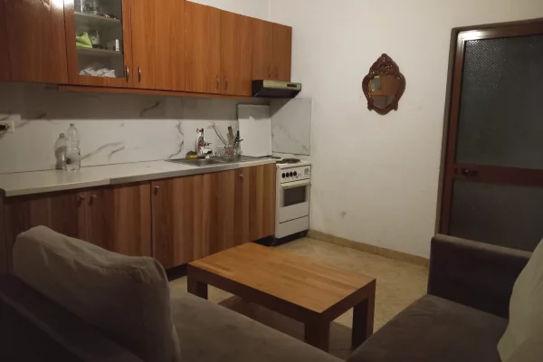 Shtepi me qera 1+1 ne Tirane - 28,000 Leke