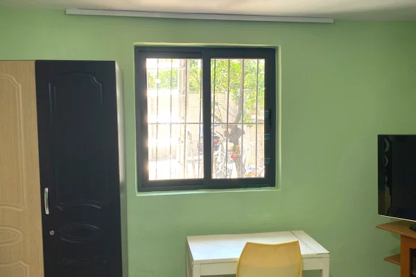 Shtepi me qera Apartament ne Tirane, Garsoniere, Mobilimi E mobiluar, Pagesa 35,000  Leke.