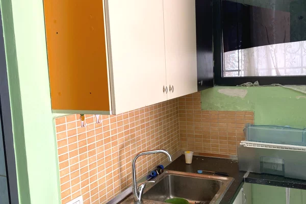 Shtepi me qera Apartament ne Tirane, Garsoniere, Mobilimi E mobiluar, Pagesa 35,000  Leke.