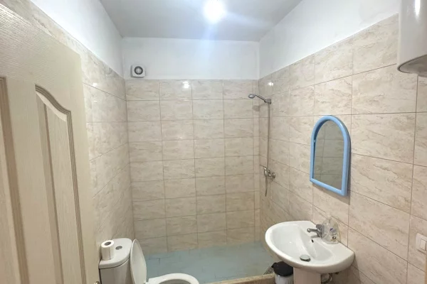 Shtepi me qera Apartament ne Tirane, 2+1, Mobilimi E mobiluar, Pagesa 40,000  Leke.