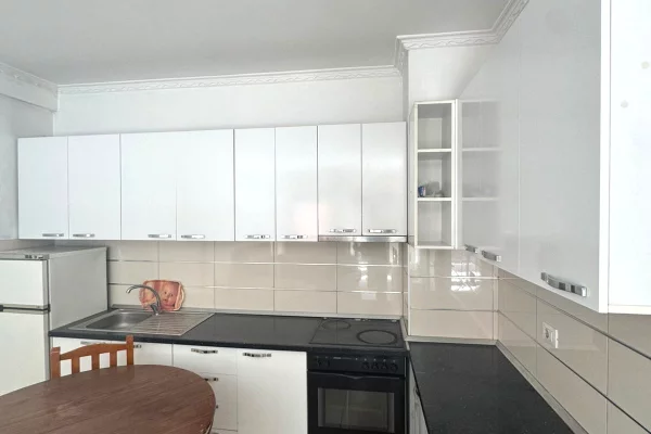 Shtepi me qera Apartament ne Tirane, 2+1, Mobilimi E mobiluar, Pagesa 40,000  Leke.