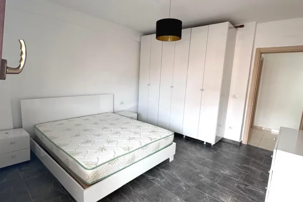 Shtepi me qera Apartament ne Tirane, 2+1, Mobilimi E mobiluar, Pagesa 50,000  Leke.
