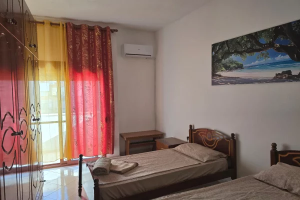 Shtepi me qera Apartament ne Tirane, 2+1, Mobilimi E mobiluar, Pagesa 650  Euro.