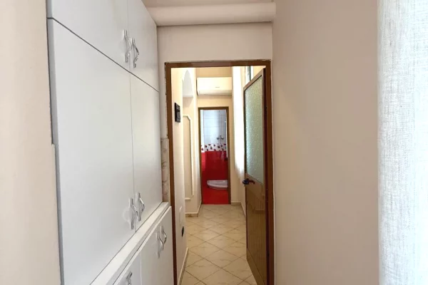 Shtepi me qera Apartament ne Tirane, 1+1, Mobilimi E mobiluar, Pagesa 550  Euro.