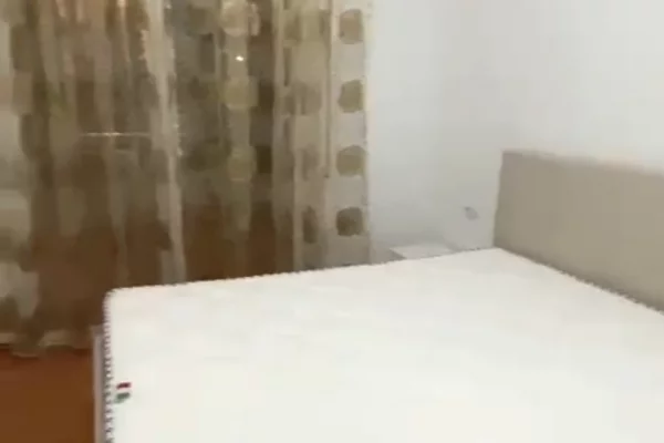 Shtepi ne shitje Apartament ne Tirane, 1+1, Mobilimi E mobiluar, Pagesa 160,000  Euro.
