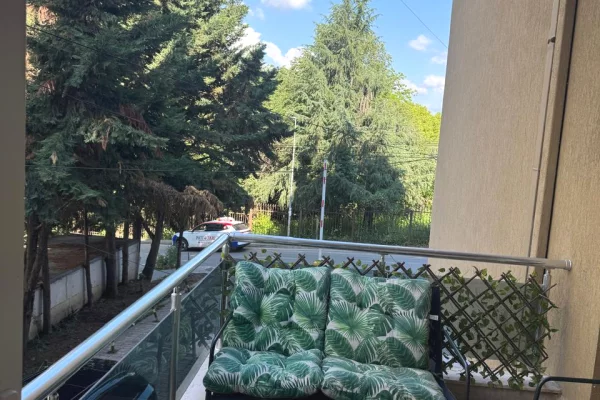 Shtepi ne shitje Apartament ne Tirane, 1+1, Mobilimi E mobiluar, Pagesa 160,000  Euro.
