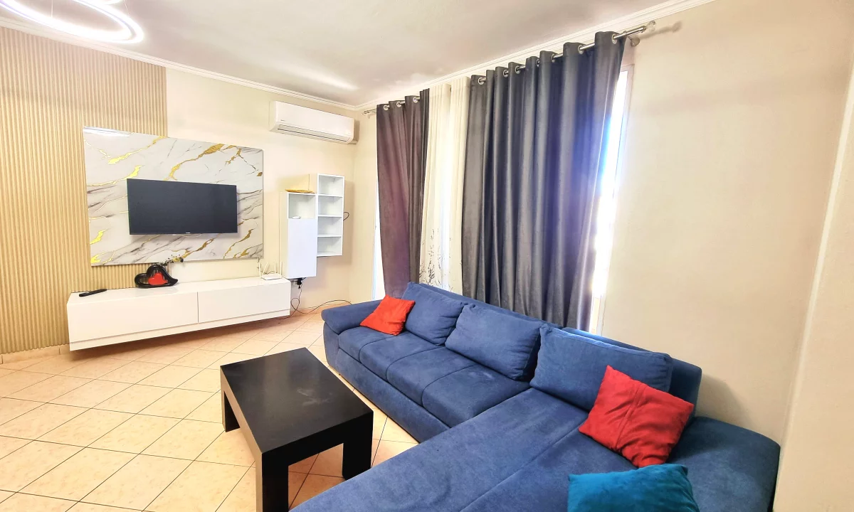Shtepi ne shitje Apartament ne Tirane, 2+1, Mobilimi E mobiluar, Pagesa 13,500,000  Leke.
