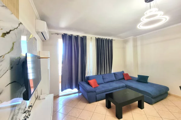 Shtepi ne shitje Apartament ne Tirane, 2+1, Mobilimi E mobiluar, Pagesa 13,500,000  Leke.