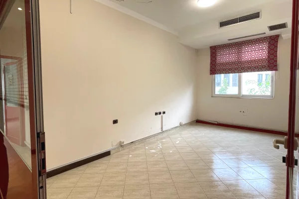 Shtepi ne shitje 3+1 ne Tirane - 270,000 Euro