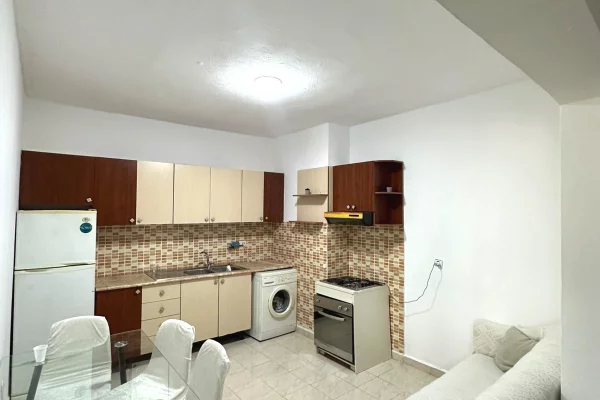 Shtepi me qera Apartament ne Tirane, 2+1, Mobilimi E mobiluar, Pagesa 52,000  Leke.