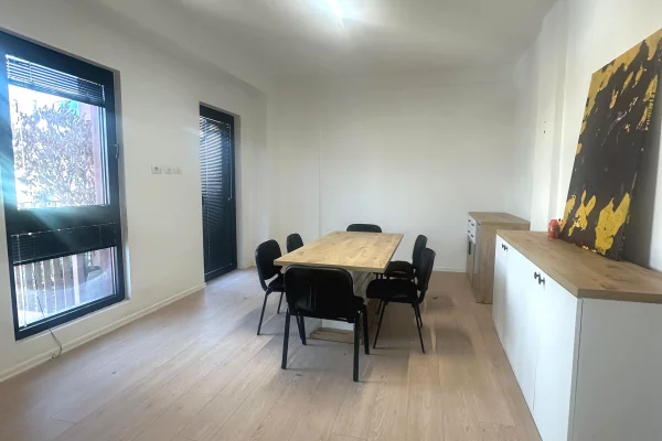  Zyre me qira – Tirana Garden Building