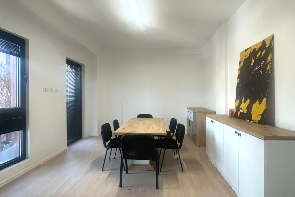 Zyre me qira – Tirana Garden Building