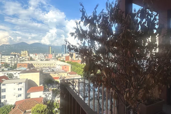  Zyre me qira – Tirana Garden Building